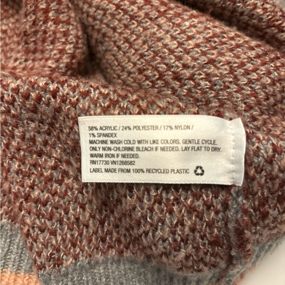 Knox Rose Floral Sweater - Picture 4 of 4